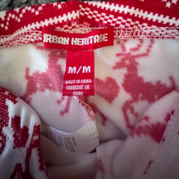 Super comfy red and white reindeer leggings - Picture 2 of 4